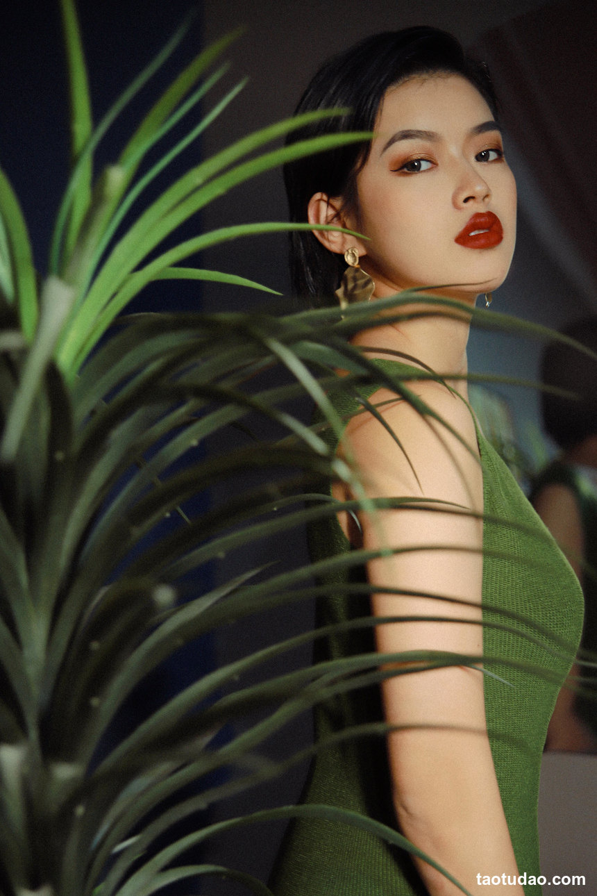 图片[2]-[YITUYU艺图语]2022.11.18 肆意生长 多金[21+1P／287MB]-绅士图