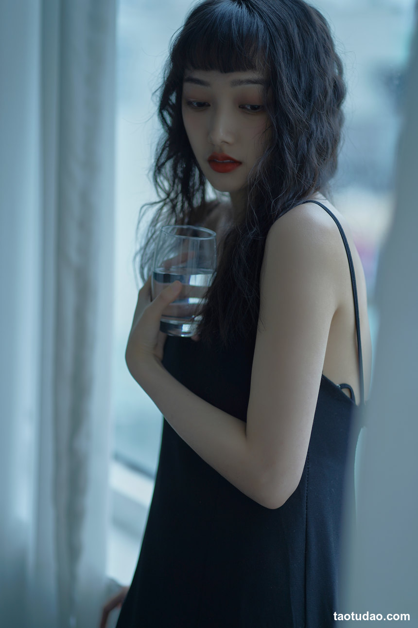 图片[2]-[YITUYU艺图语]2022.06.07 被雨伤透 潇潇[26+1P／307MB]-绅士图