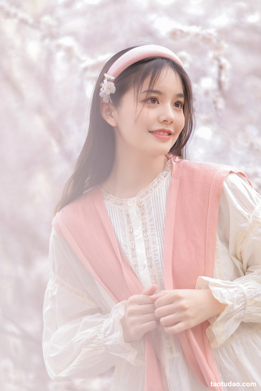 图片[2]-[YITUYU艺图语]2023.03.26 樱花树下 仙女矿泉水[21+1P／104MB]-绅士图