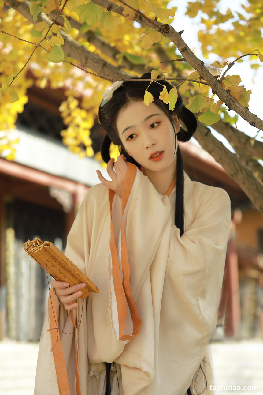 图片[2]-[YITUYU艺图语]2022.09.28 愿得一人心 汪国真潘潘[20+1P／164MB]-绅士图