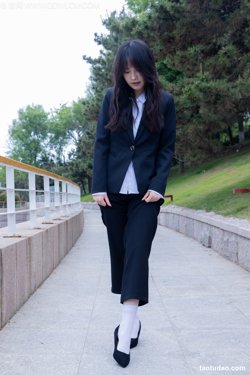 图片[4]-物恋传媒 NO.2238 小酒-高跟鞋、短白丝、ol制服户外[230P-1V-6.94G]-绅士图