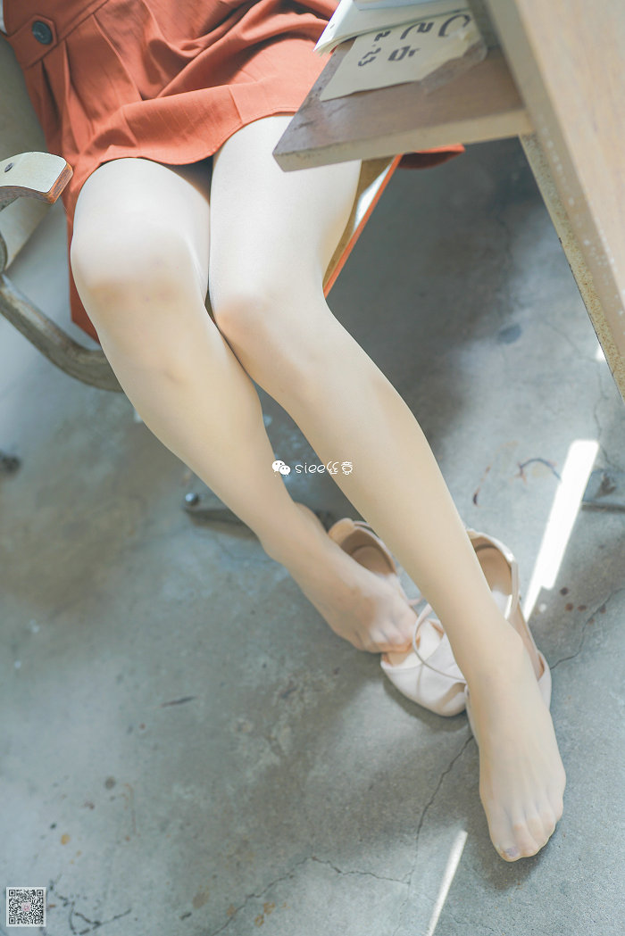 / SIEE丝意 / No.306 蓓蓓 学姐，炎炎夏日 / 60P-104MB / 美少女丝足-绅士图