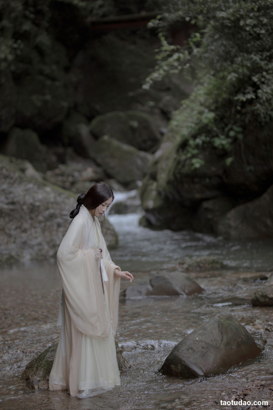 图片[2]-[YITUYU艺图语]2023.04.19 青山隐 姌Rr[23+1P／345MB]-绅士图