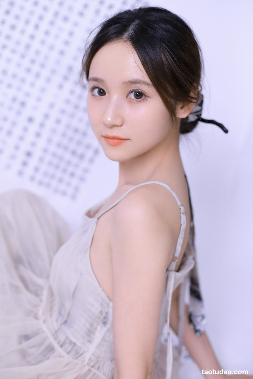 图片[4]-[YITUYU艺图语]2022.11.12 坐看闲庭听书语 不爱奶糖[25+1P／222MB]-绅士图