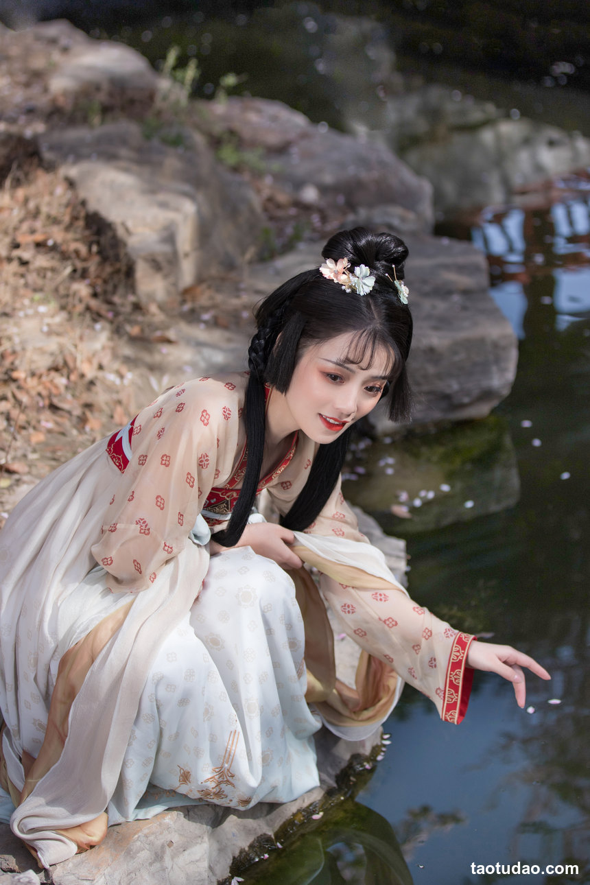 图片[2]-[YITUYU艺图语]2022.06.05 海棠语 清沅斋[21+1P／257MB]-绅士图