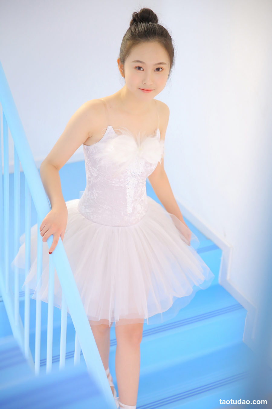 图片[2]-[YALAYI雅拉伊]2023.07.18 NO.1066 梦幻舞步[38+1P／186MB]-绅士图