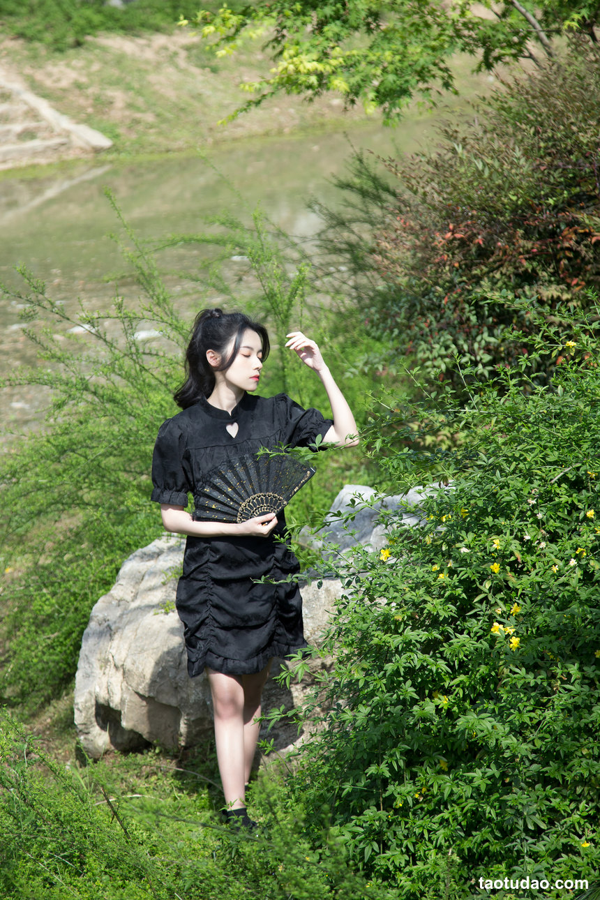 图片[3]-[YITUYU艺图语]2022.10.08 迎春 静鏡婧[25+1P／303MB]-绅士图