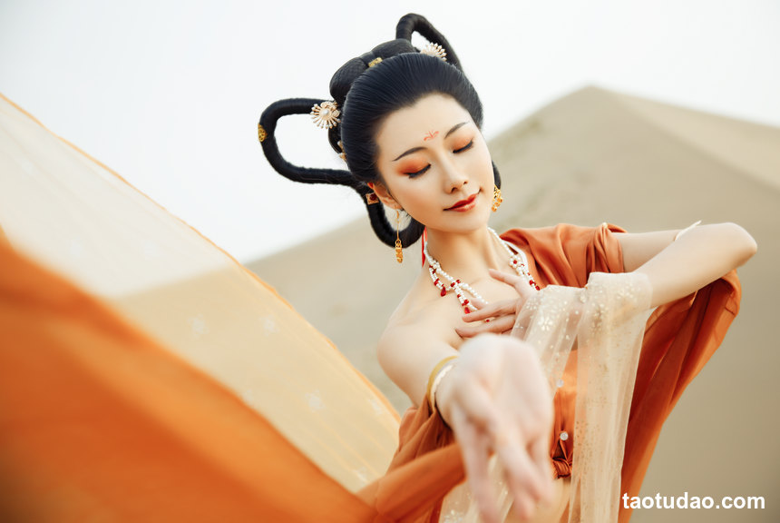 图片[2]-[YITUYU艺图语]2022.06.04 花间 阿銧[33+1P／266MB]-绅士图