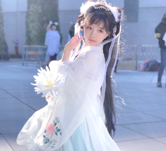国服第一萝莉人气暴跌后转型拍戏?演技被嘲讽:哭的又假又难看