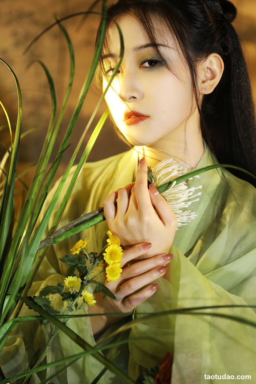 图片[3]-[YITUYU艺图语]2022.10.05 风草美人 不及丿[34+1P／292MB]-绅士图