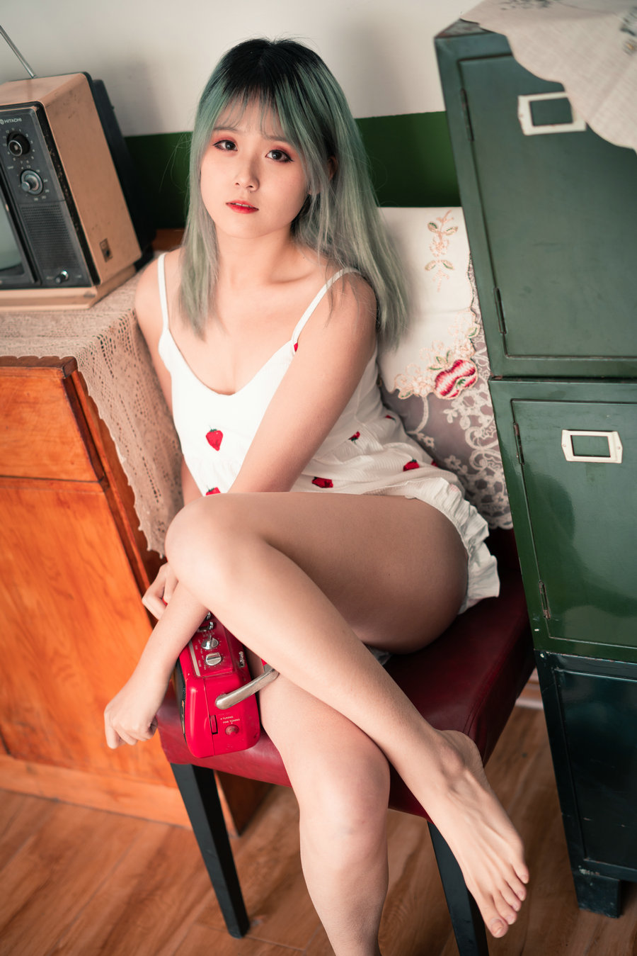 Coser小姐姐Akisoso秋楚楚 - 草莓女孩 / 17P-317MB / cos萌妹-绅士图