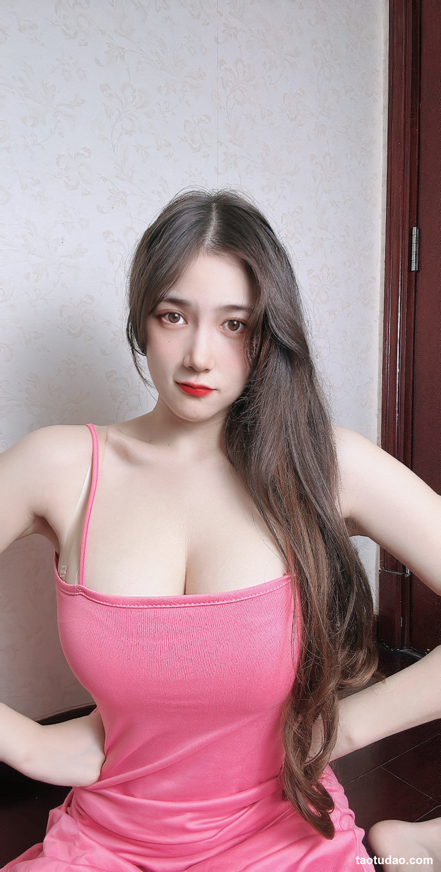 图片[2]-可可西yyy – 粉红吊带裙 [24P+3V-165MB]-绅士图