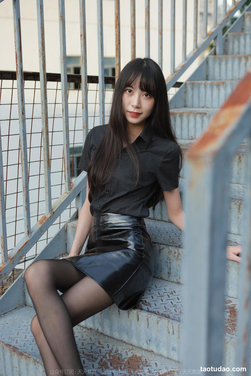 图片[2]-[IESS异思趣向] 2022.11.16 丝享家 1270 团团《长腿红高跟》[83P-106.9M]-绅士图