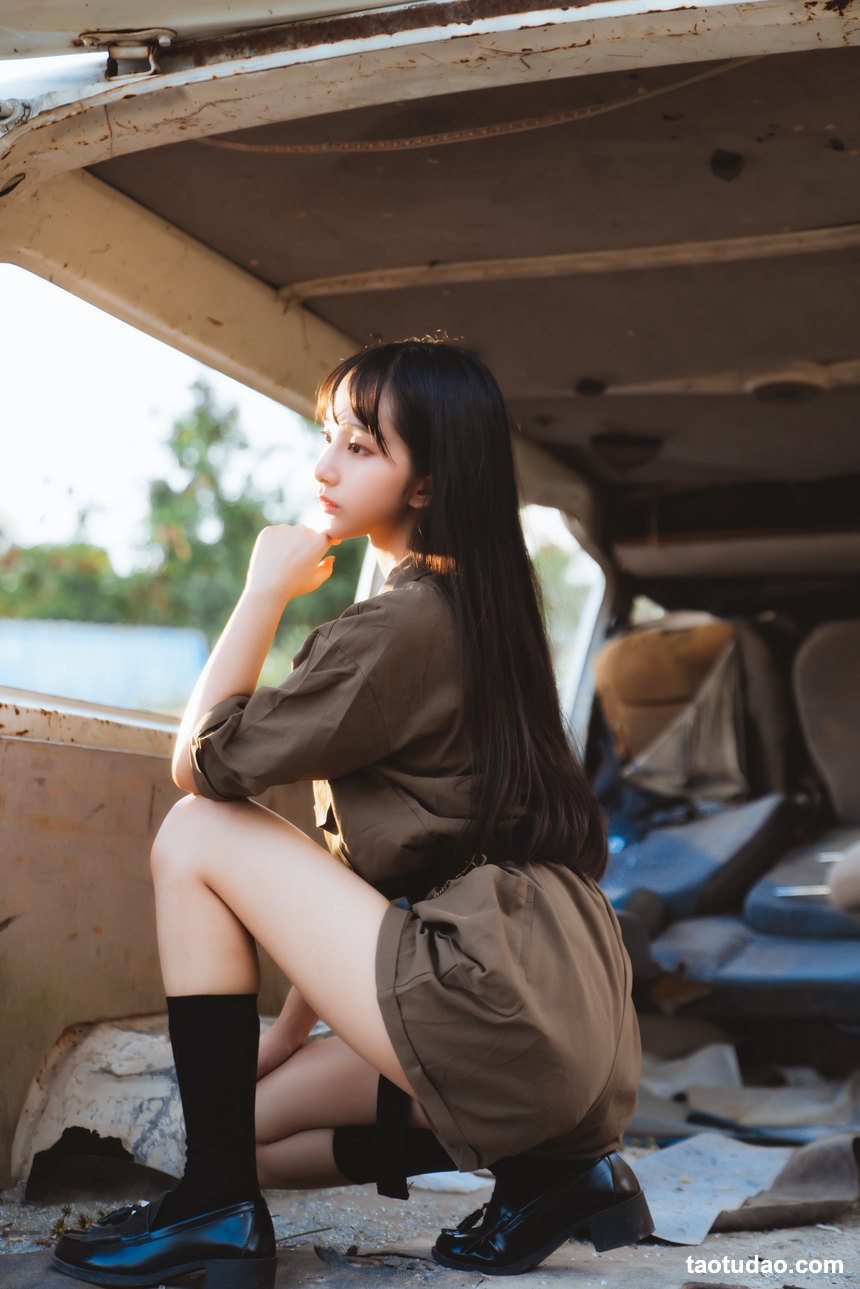 图片[3]-[YITUYU艺图语]2022.05.23 废弃车场 鲁鲁羽落子[30+1P／468MB]-绅士图