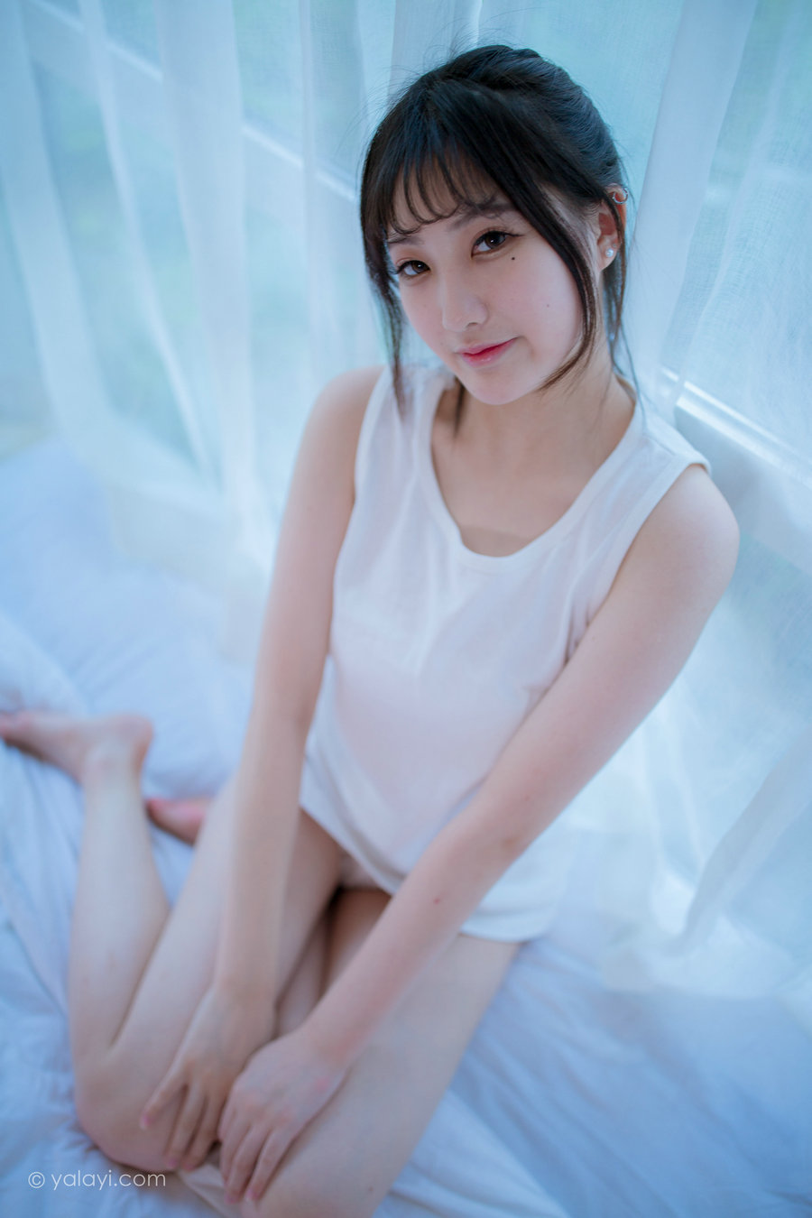 / YALAYI雅拉伊 / 2020.08.26 No.694 木屋时光 瓶儿 / 34P137MB / 机构-艺库