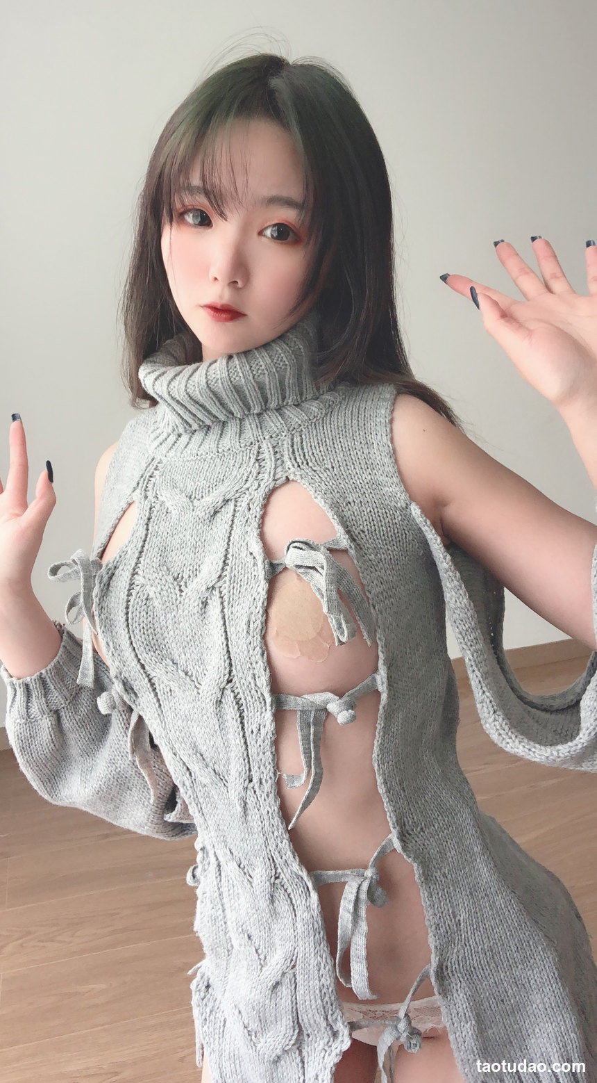 萌妹是青水 - 露背毛衣[14P-37MB]-绅士图