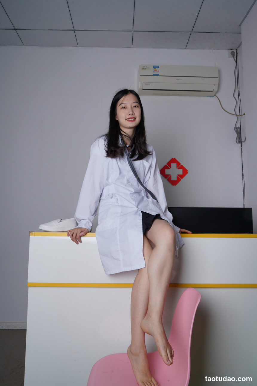 图片[3]-Pary摄影 NO.155 燕玲“医生”展示36码可爱小嫩脚 上集[61P／89MB]-绅士图