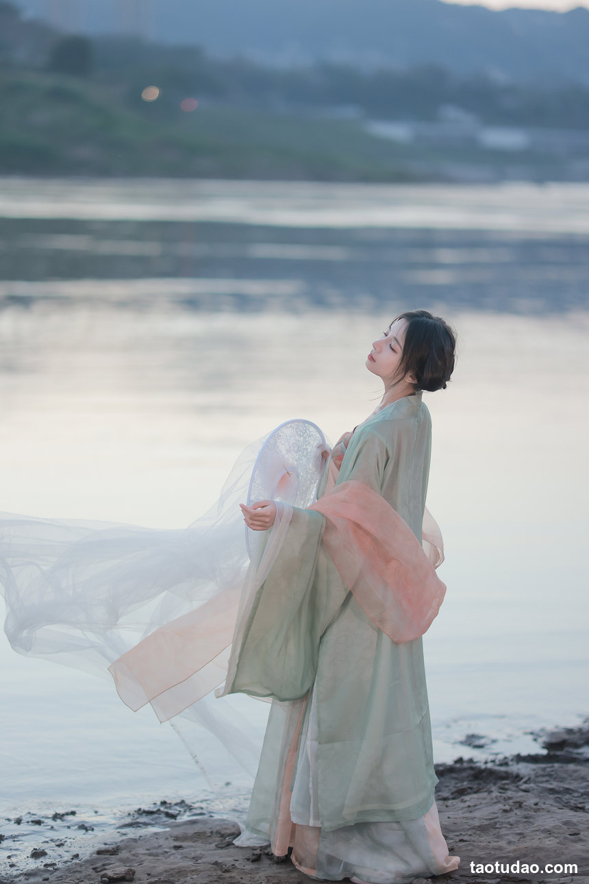 图片[2]-[YITUYU艺图语]2022.12.15 星河 卷卷[22+1P／157MB]-绅士图