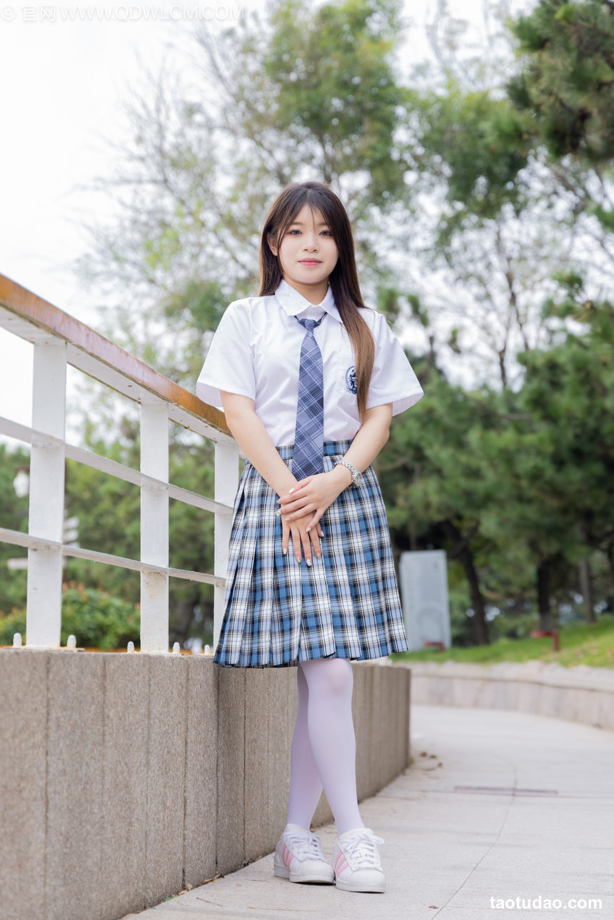 图片[2]-物恋传媒 NO.2242 闪闪-板鞋、厚白丝、户外草地公园沙滩脱鞋丝袜走路剧情（脏袜子）[155P-1V-7.74G]-绅士图