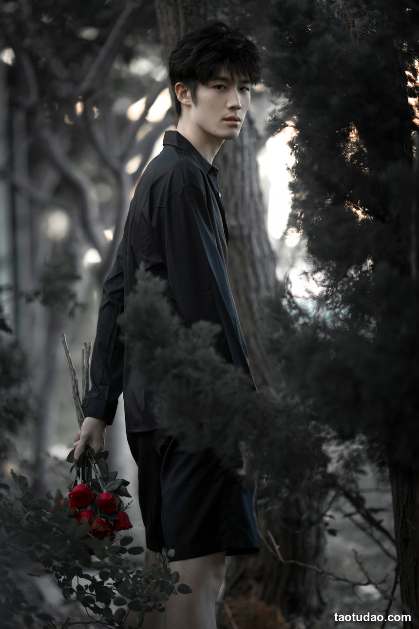 图片[4]-[YITUYU艺图语]2022.11.01 玫瑰少年 丁丁不刷牙[24+1P／235MB]-绅士图