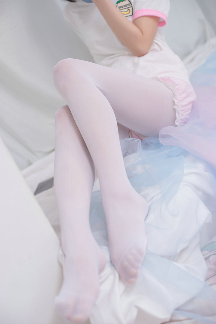 / 轻兰映画 /写真 VOL.010 萝莉丝袜秀 / 61P-322MB / 美少女丝足-绅士图