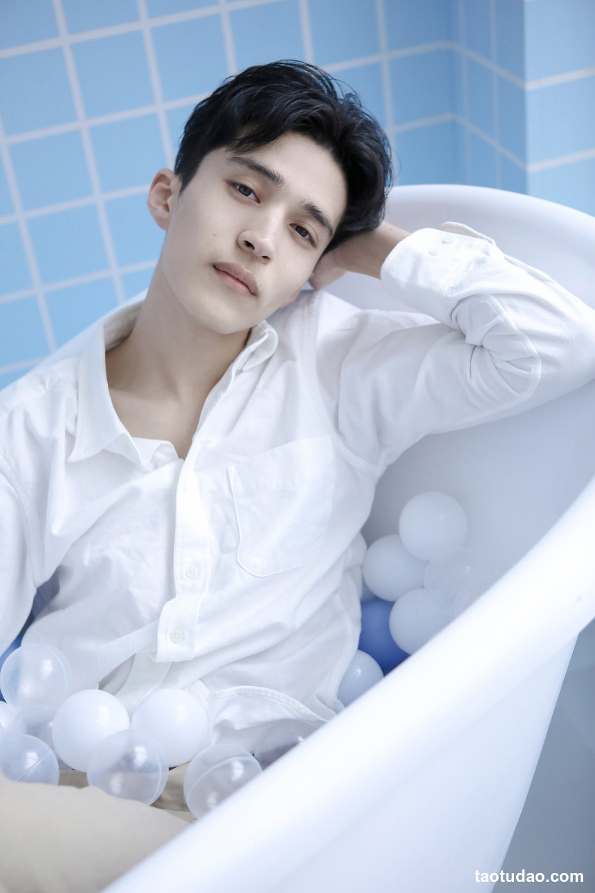 图片[2]-[YITUYU艺图语]2022.07.10 白 _Talsu[31+1P／181MB]-绅士图