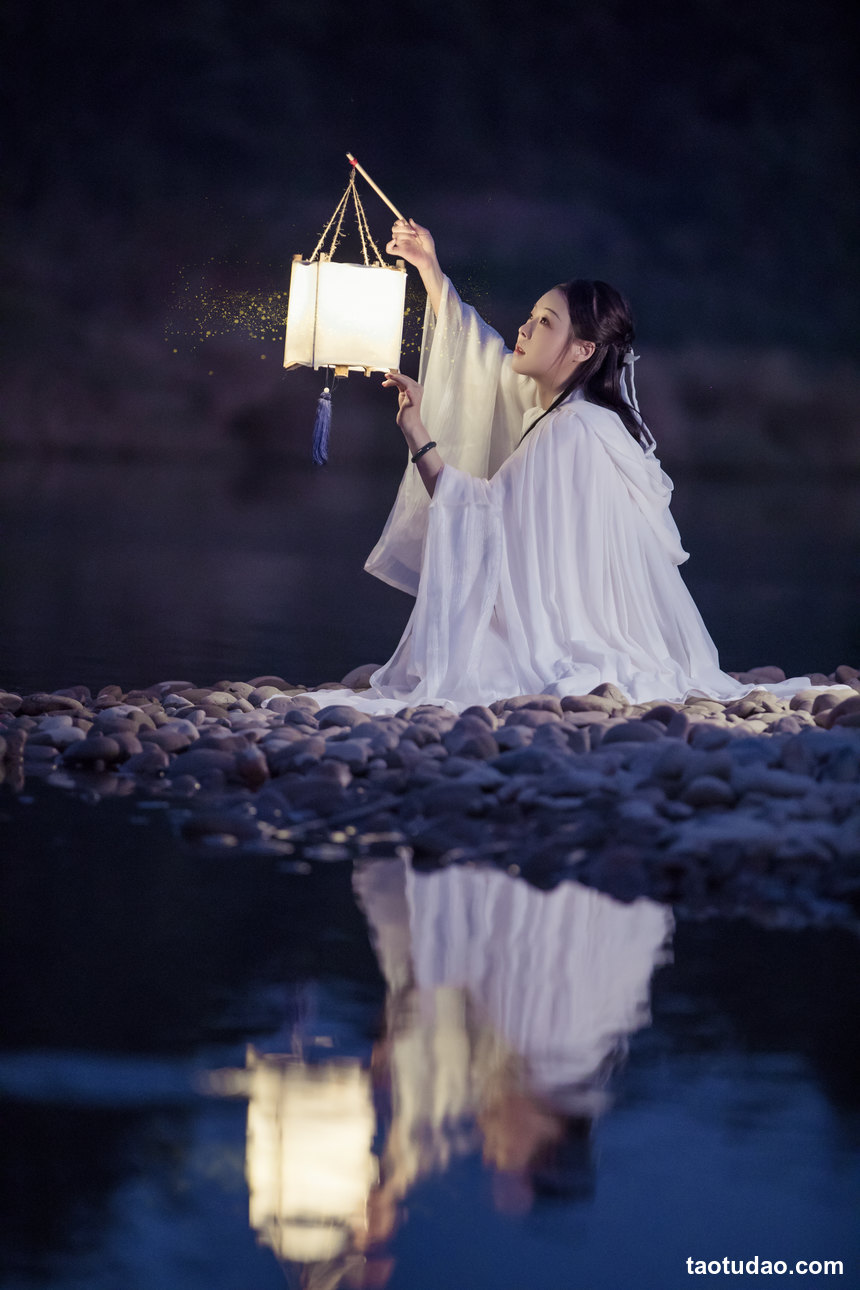 图片[2]-[YITUYU艺图语]2022.06.03 白蛇传奇 兔子Zzz不吃胡萝卜[24+1P／129MB]-绅士图