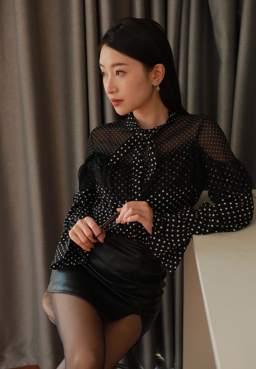 图片[2]-[IESS异思趣向] 2025.03.31 丝享家 2015 小婕《半透波点衫（上）》[87P-80MB]-艺库