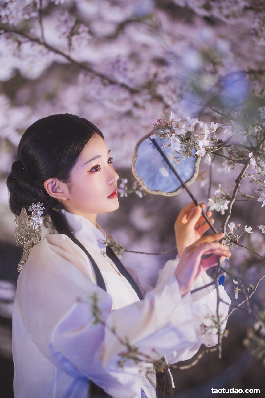 图片[4]-[YITUYU艺图语]2022.05.11 梦遣看花人 吴莹琨琨[21+1P／391MB]-绅士图