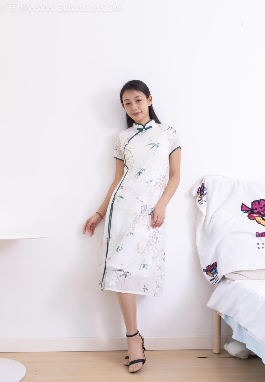 图片[2]-物恋传媒 No.2321 岚岚-高跟凉鞋、薄肉丝、抹婴儿油以及踩香蕉剧情 [160P1V-4.62GB]-艺库