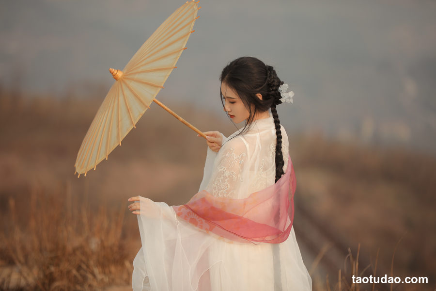 图片[2]-[YITUYU艺图语]2023.04.06 莫道桑榆晚，为霞尚满天 贝贝爱吃山竹[21+1P／257MB]-绅士图