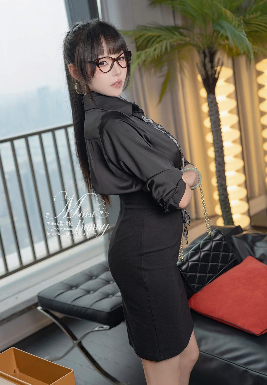 咬一口兔娘(Yiko湿润兔) –  4月作品『总裁攻略』[145P+1V-1.77G]-艺库