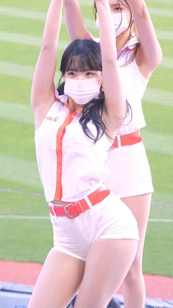 220714 기아타이거즈 치어리더공연 – Fearless (이다혜) 직캠 [잠실야구장] / 饭拍视频-艺库