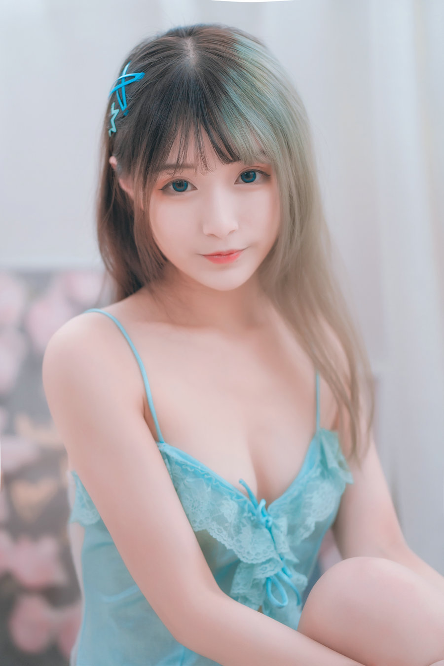 动漫博主爱老师_PhD – 露背毛衣 / 20P-230MB / cos萌妹-绅士图