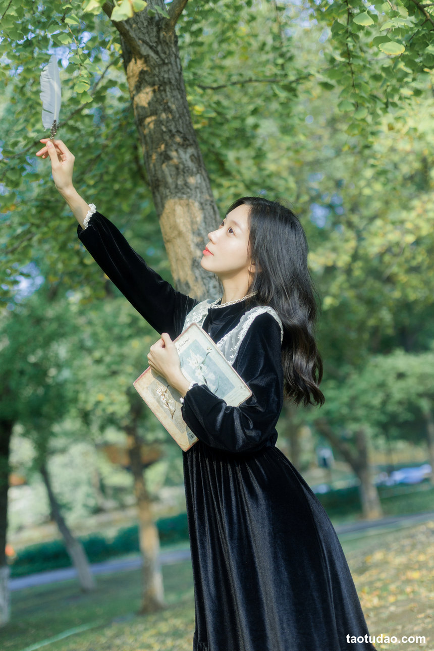 图片[4]-[YITUYU艺图语]2022.11.24 将在初秋寄出 饲猫少女-[38+1P／394MB]-绅士图