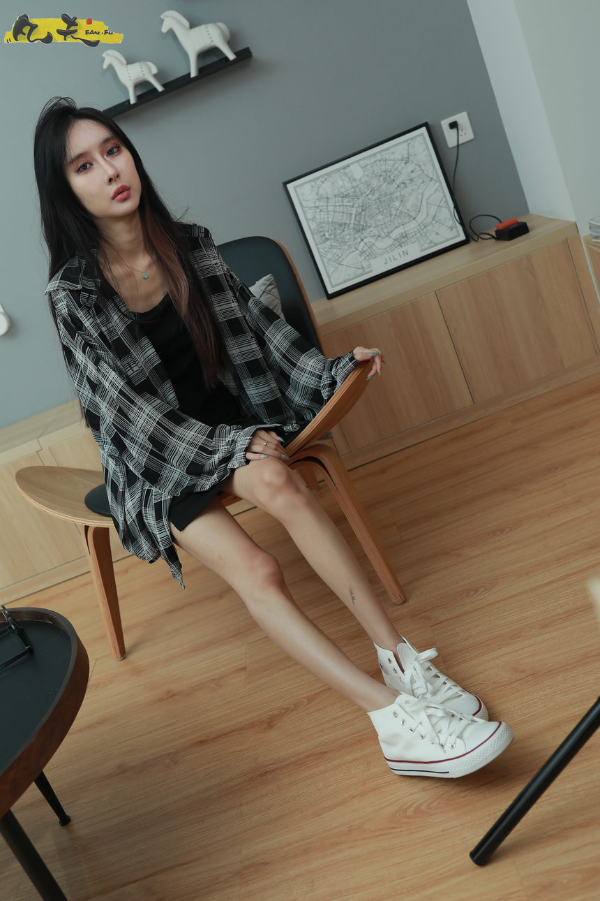 图片[3]-凡夫摄影 NO.0009 – 依茜 高帮帆布鞋黑色棉袜[243P+1V／4.02GB]-绅士图