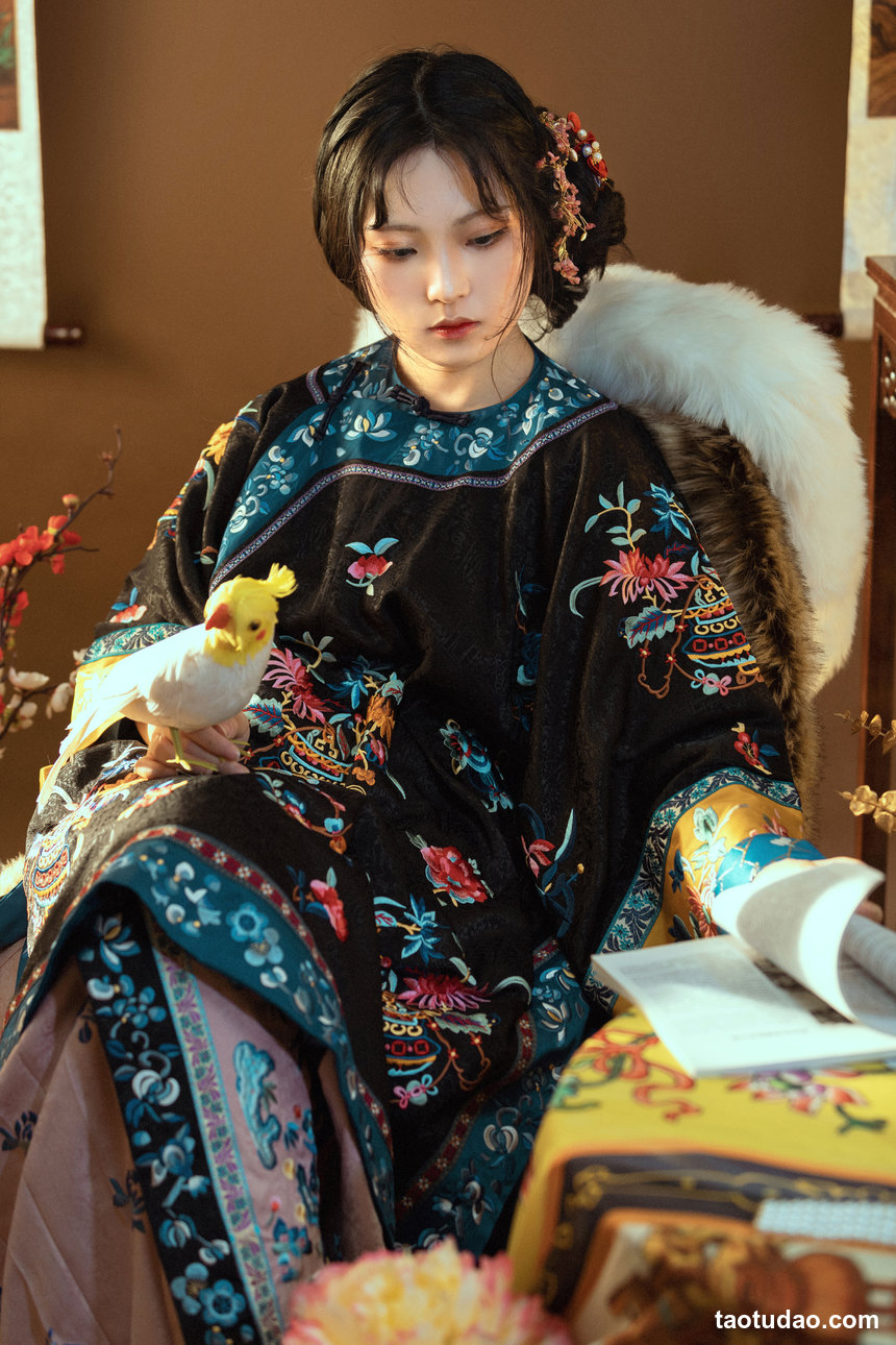 图片[2]-[YITUYU艺图语]2022.10.20 仓兰 超困的鹿[19+1P／366MB]-绅士图