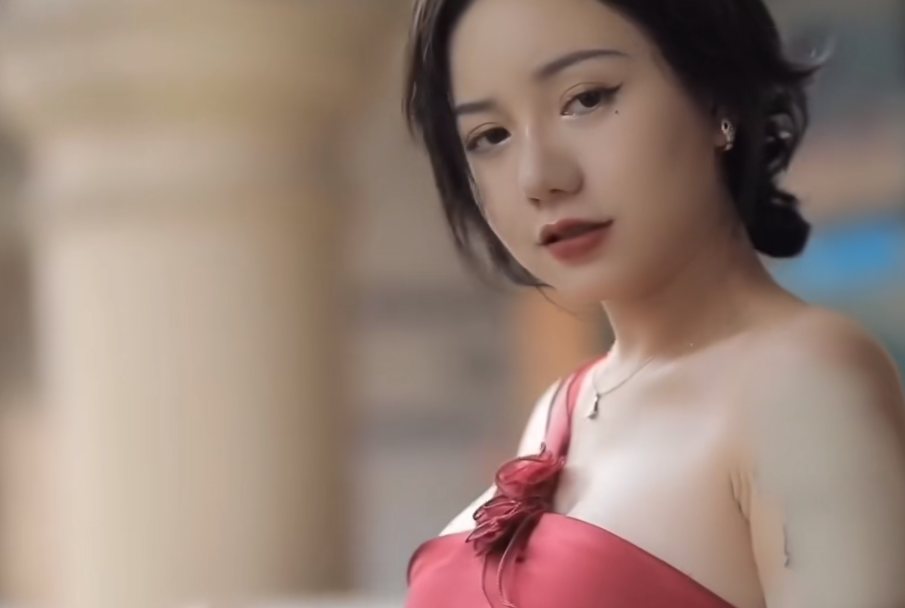 被造谣多人运动后,洛丽塔大哥又陷走光风波,网友:她不是故意的