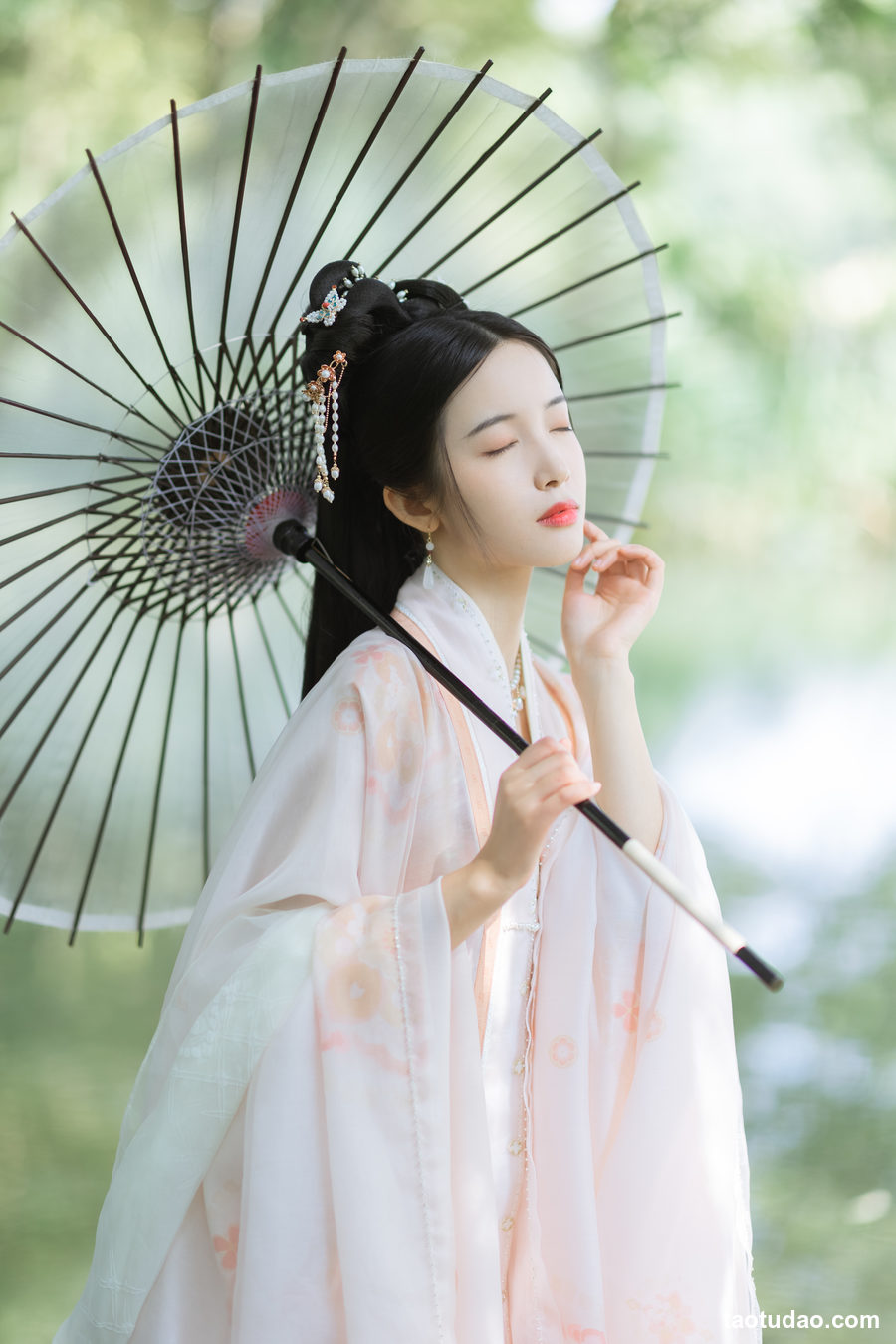 图片[2]-[YITUYU艺图语]2023.03.05 风雪等归人 阡墨红尘[21+1P／472MB]-绅士图