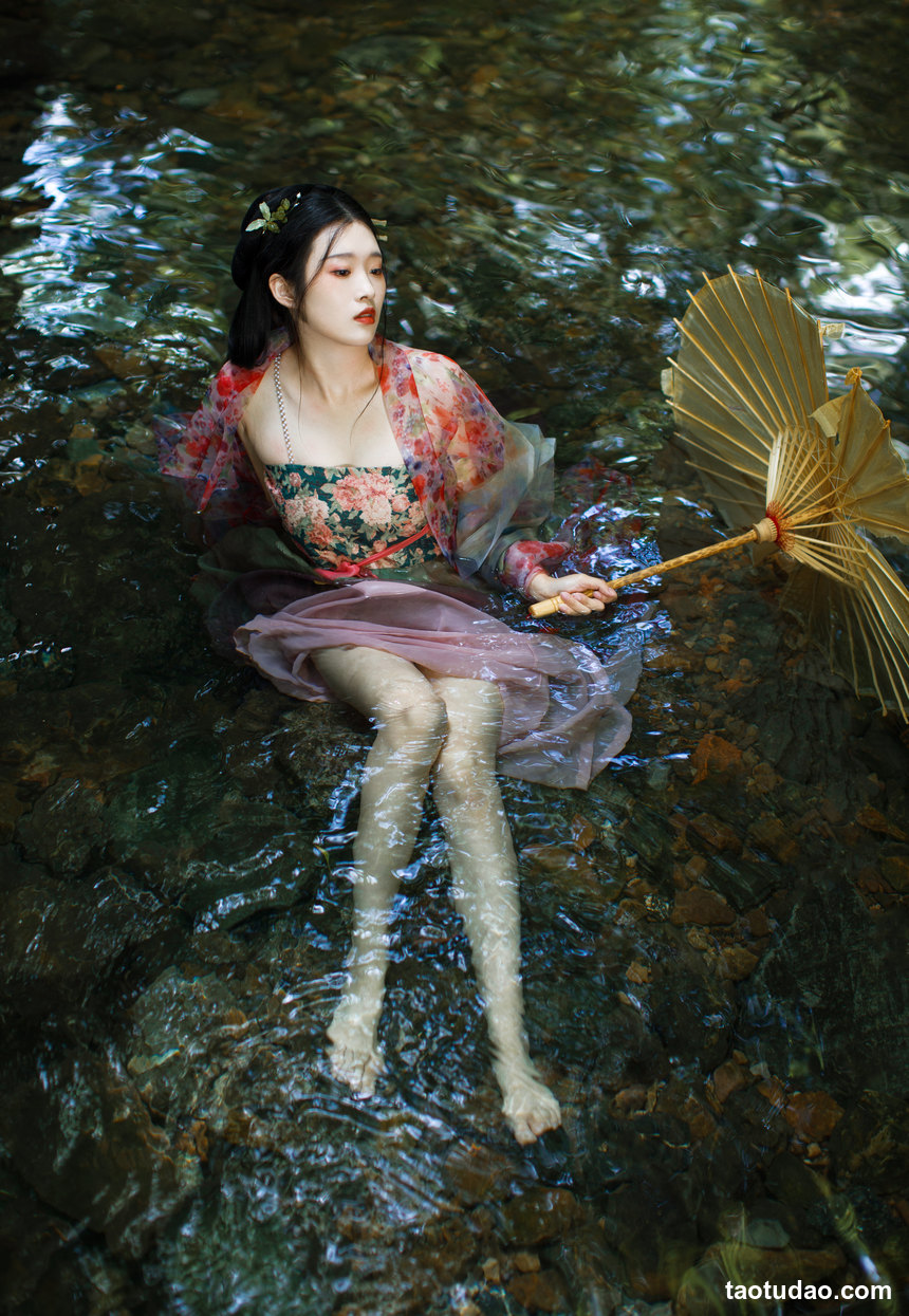 图片[2]-[YITUYU艺图语]2022.11.26 心微动 李李思[21+1P／306MB]-绅士图