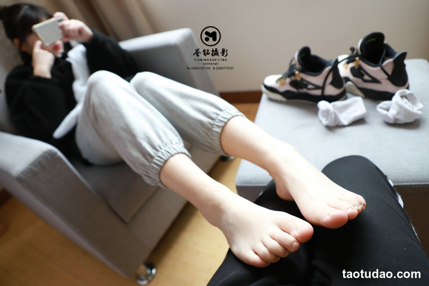 图片[4]-[誉铭传媒]袜足摄影 2020年《02.12 定制作品》[36P+1V／904MB]-绅士图