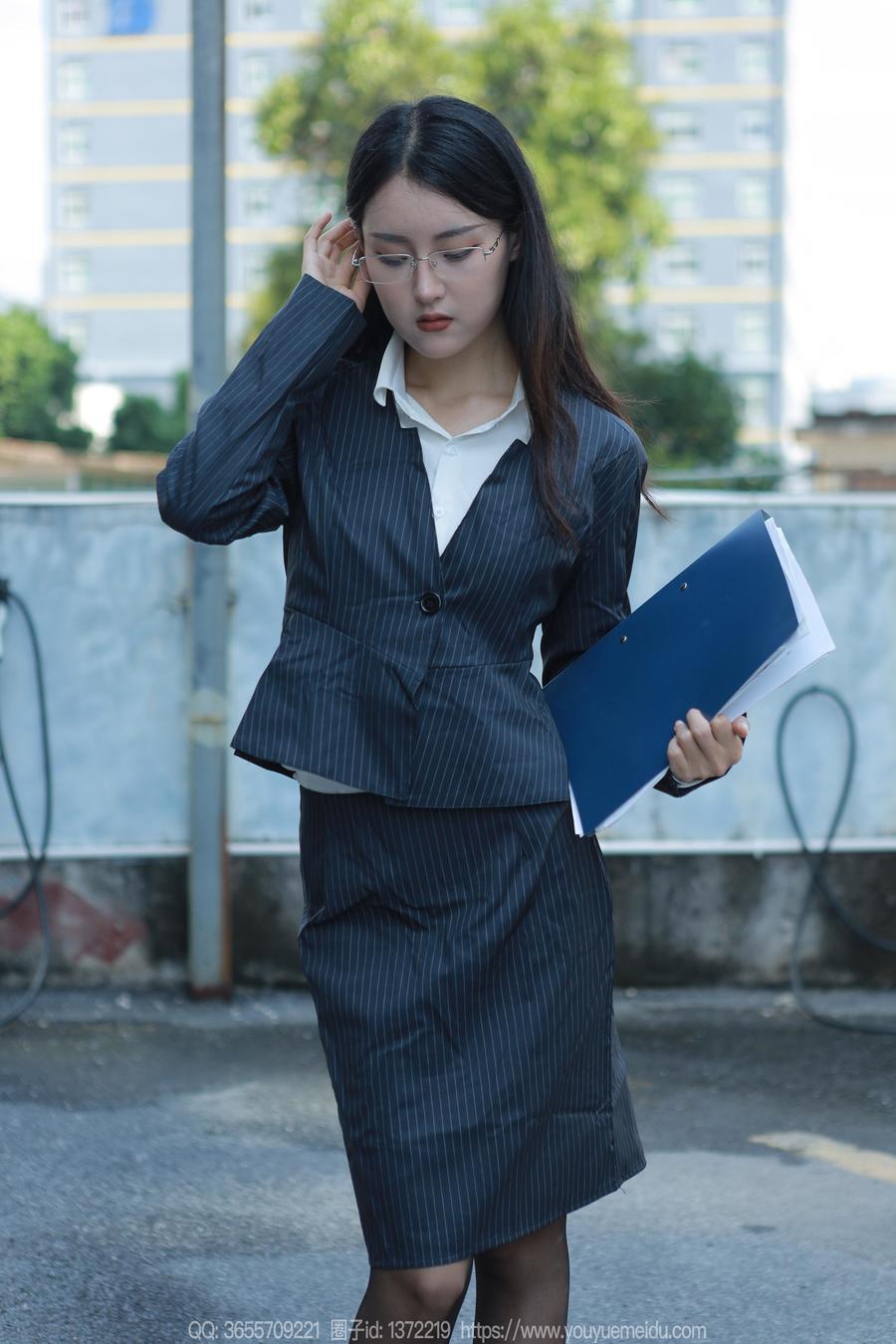 图片[2]-[IESS异思趣向] 2023.11.03 丝享家 1576 小宝《懂事早到女人》[88P-101.8M]-绅士图