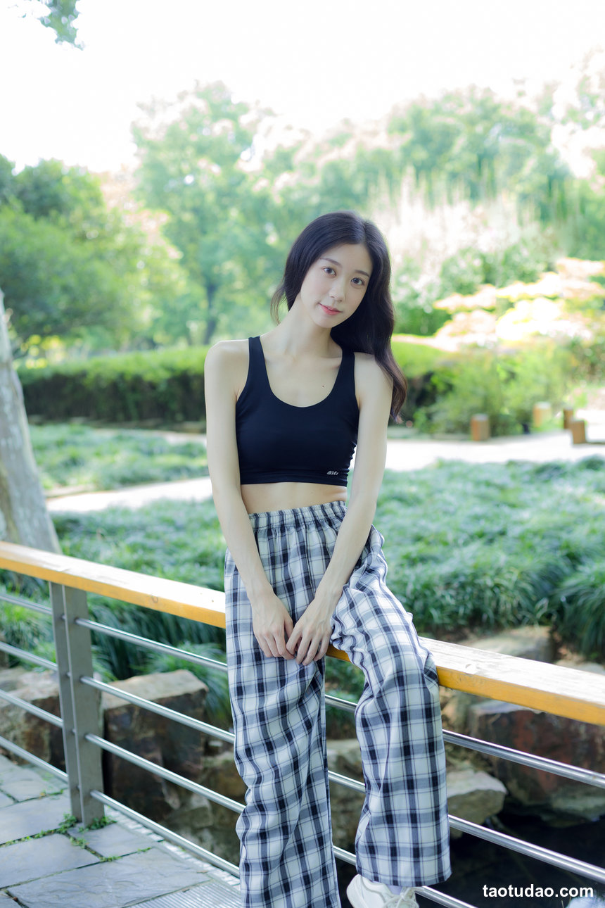 图片[3]-[YITUYU艺图语]2022.09.08 晨练日 饲猫少女-[26+1P／237MB]-绅士图