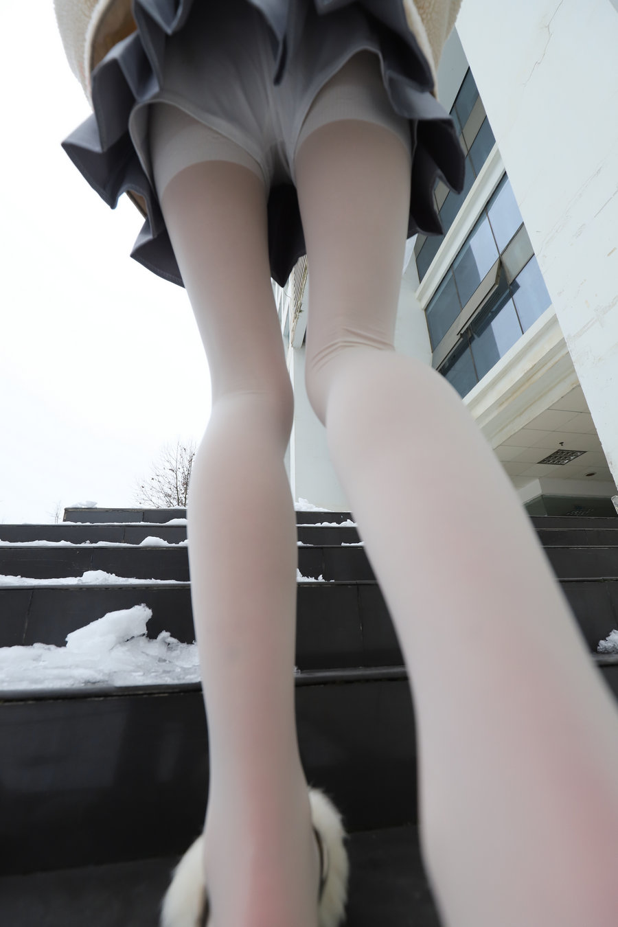 大西瓜爱牙膏 2019年04月 模特1（一） 室外白 / 228P-1.43GB / 学妹女神-绅士图