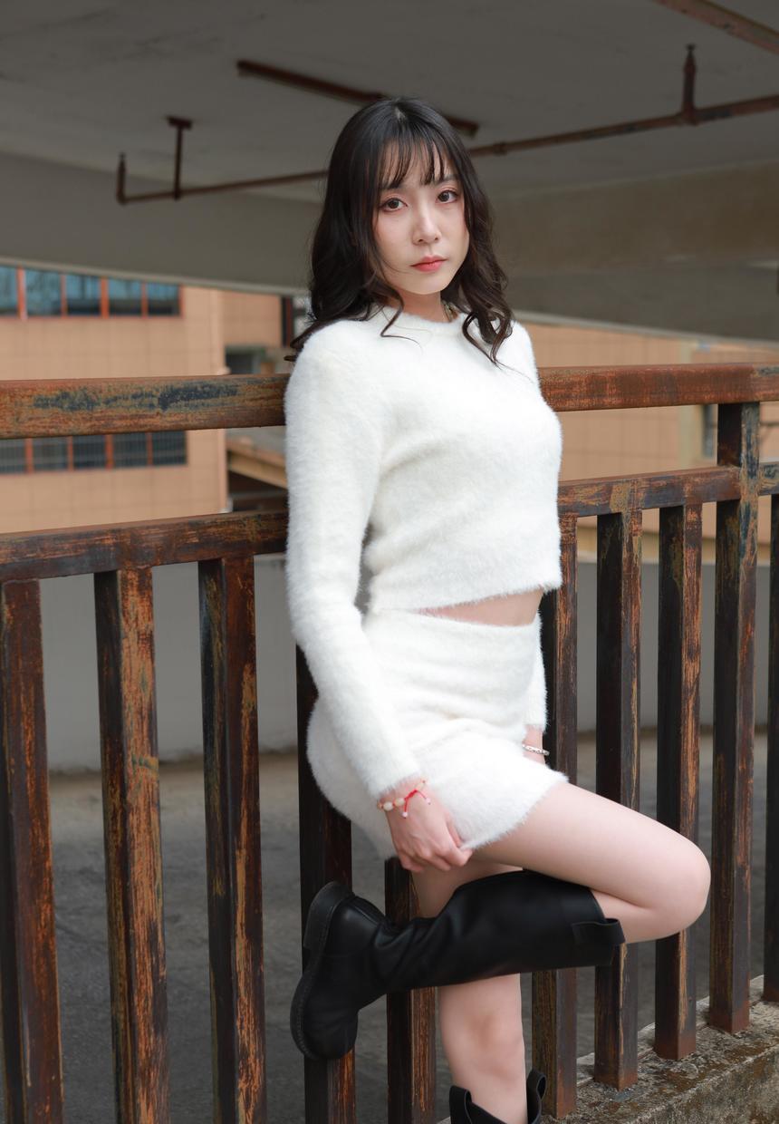 [IESS异思趣向] 2025.04.07 丝享家 2021 团团《长靴包臀裙（下）》[82P-110MB]-绅士图