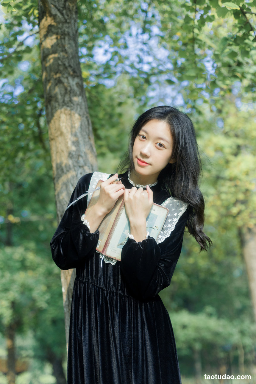 图片[3]-[YITUYU艺图语]2022.11.24 将在初秋寄出 饲猫少女-[38+1P／394MB]-绅士图