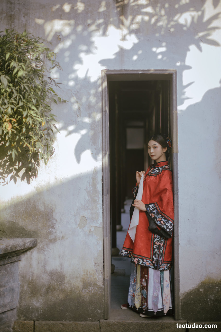 图片[2]-[YITUYU艺图语]2022.03.29 谁念西风独自凉 Juuuudy兒[42+1P／220MB]-绅士图