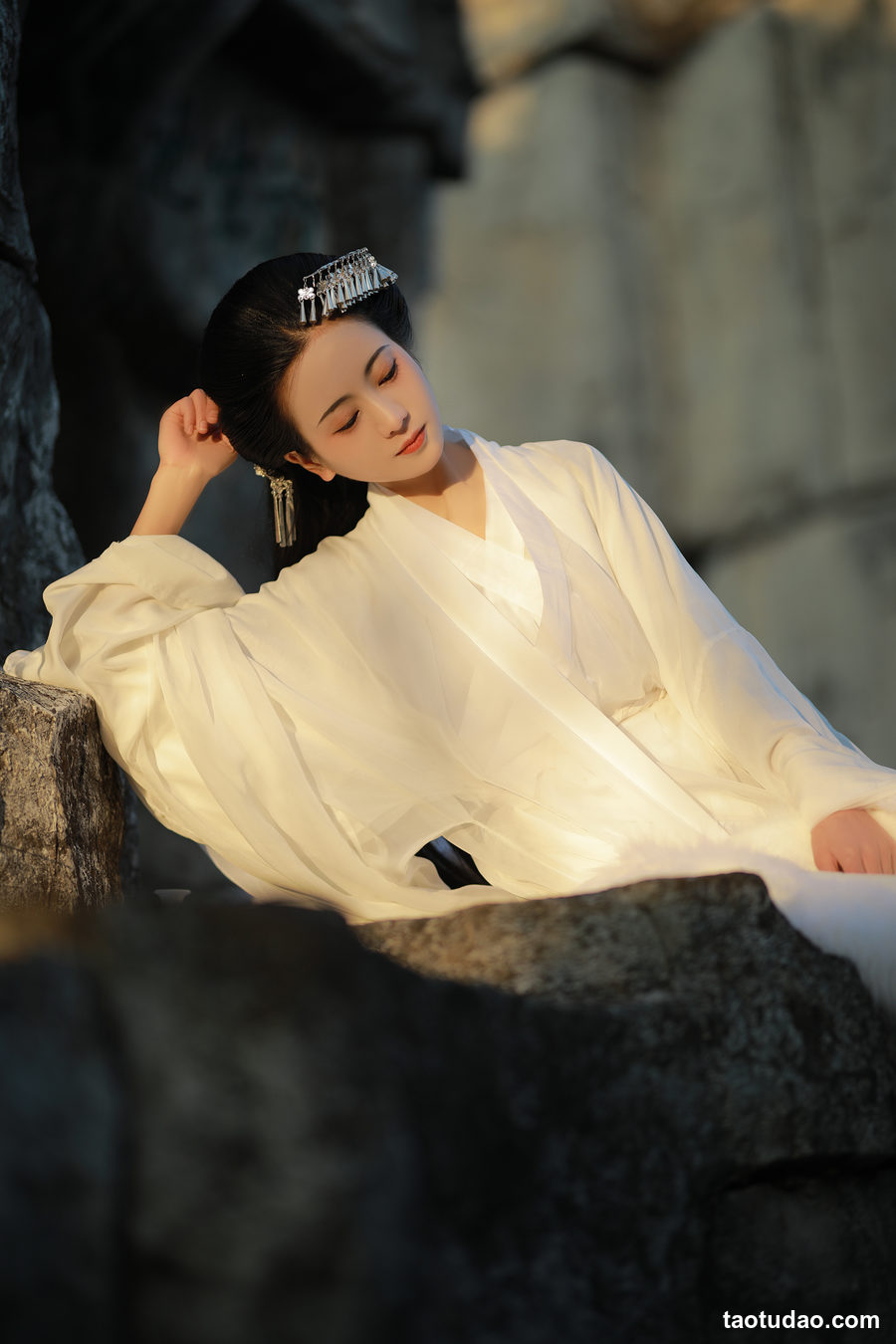 图片[4]-[YITUYU艺图语]2023.02.17 皑如山上雪皎若云间月 瑜瑾[24+1P／439MB]-绅士图