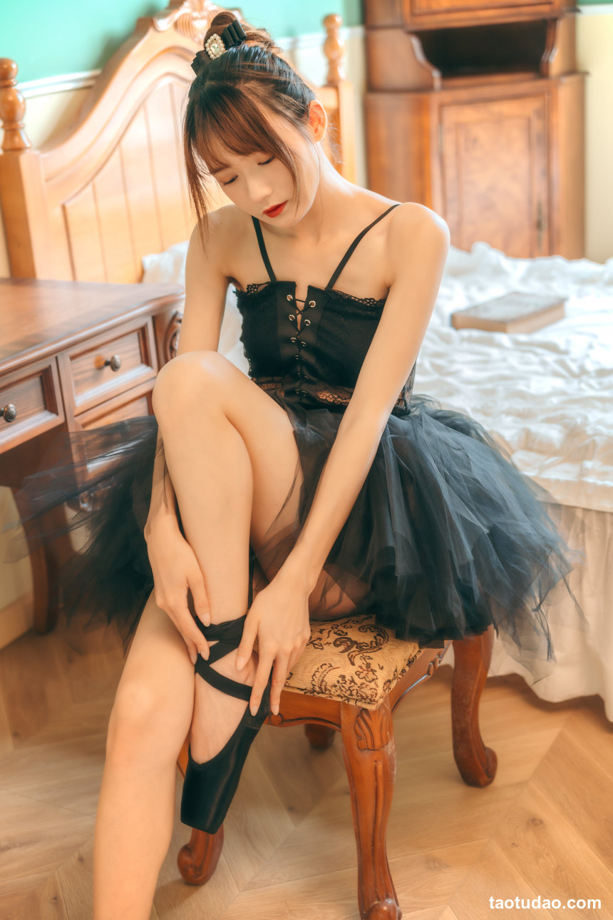 图片[2]-[YITUYU艺图语]2022.09.07 足尖上的温柔 兔子Zzz不吃胡萝卜[21+1P／99MB]-绅士图