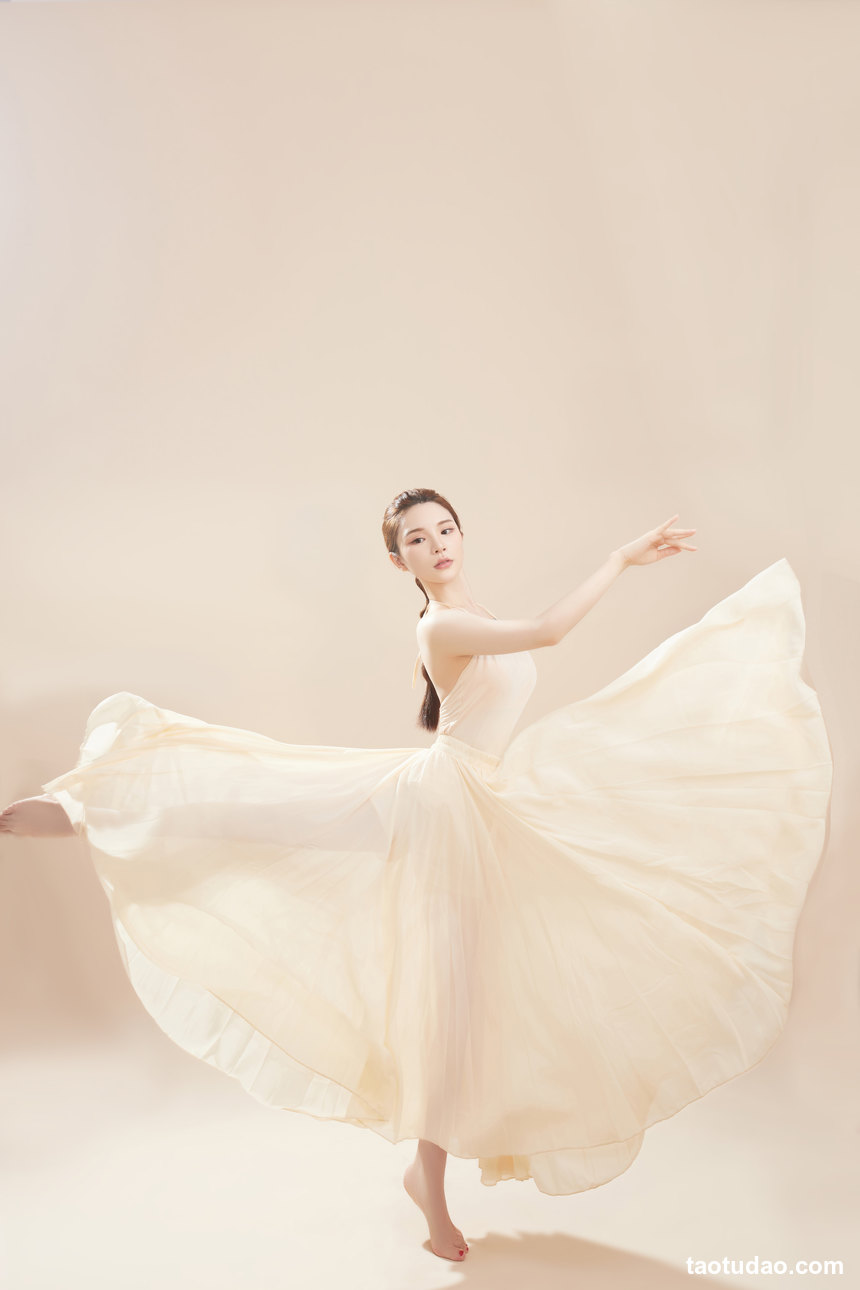 图片[4]-[YITUYU艺图语]2022.09.19 纱裙 傲娇君[21+1P／119MB]-绅士图